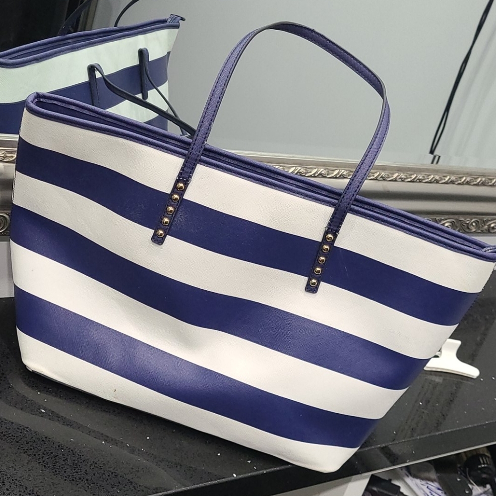Large beach bag tote

ALDO